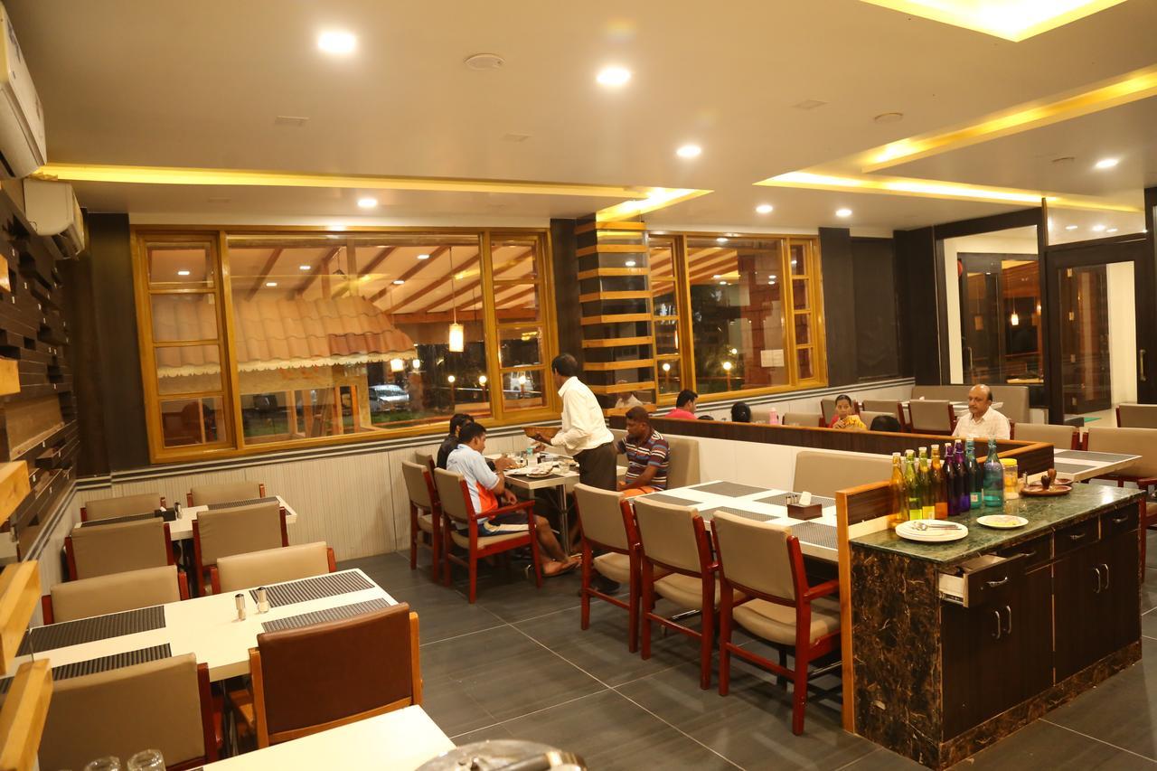 Hotel Saheb Panvel Zewnętrze zdjęcie